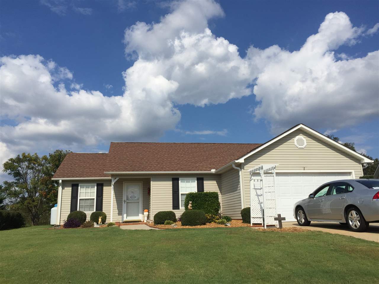 325 Split Oak Ln, Inman, SC 29349 photo 1