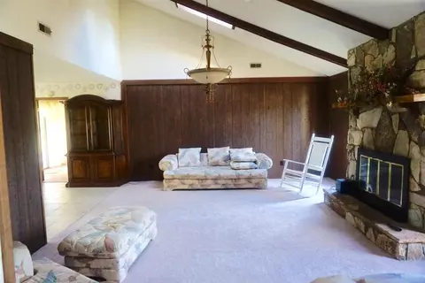 129 Pinecrest Dr, Gaffney, SC 29341 photo 3