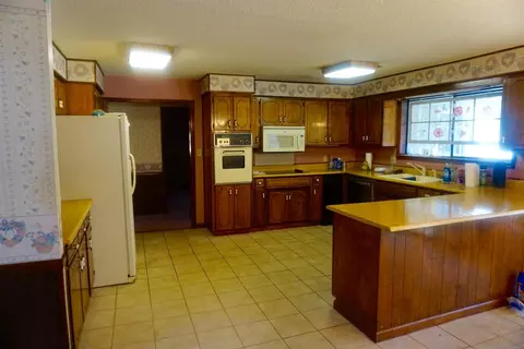 129 Pinecrest Dr, Gaffney, SC 29341 photo 5