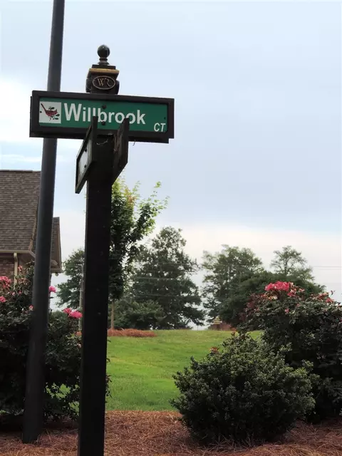 516 Willbrook Ct, Inman, SC 29349 photo 3