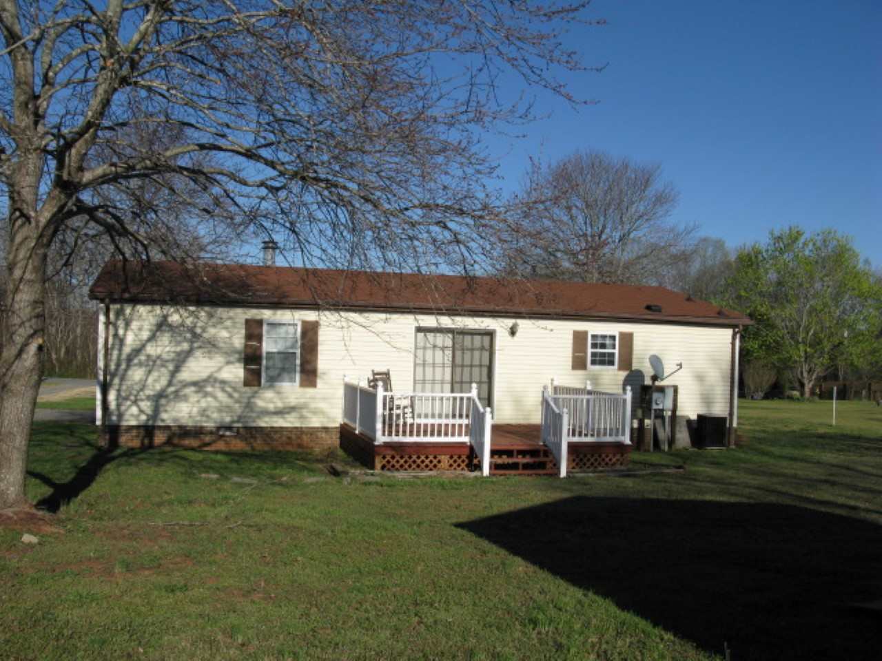 744 E Victor Hill Rd, Duncan, SC 29334 photo 2
