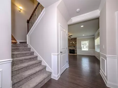 121 Redcroft Dr, Greer, SC 29651 photo 2