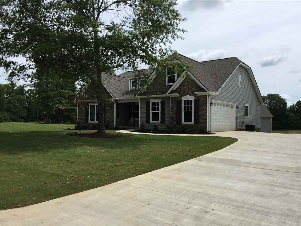403 Sunset Pointe Dr, Lyman, SC 29365 photo 2