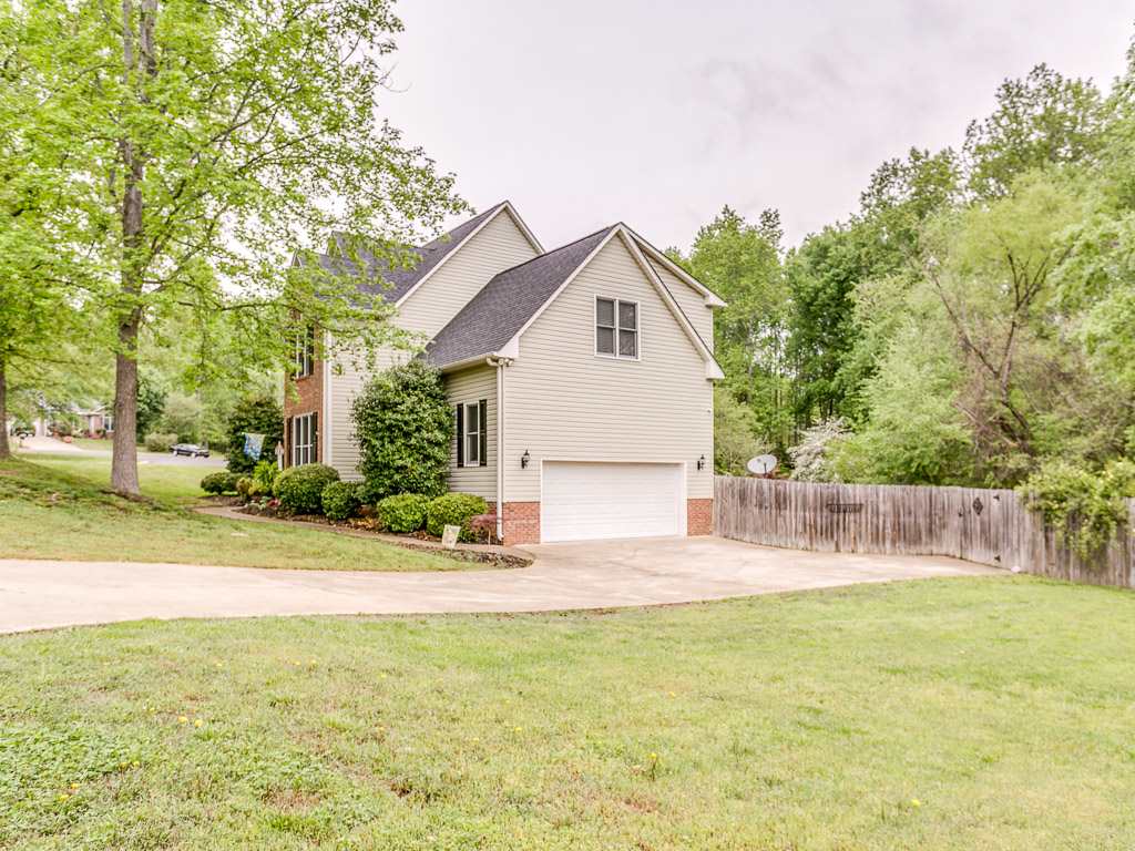 206 Old Colony Ln, Moore, SC 29369 photo 2