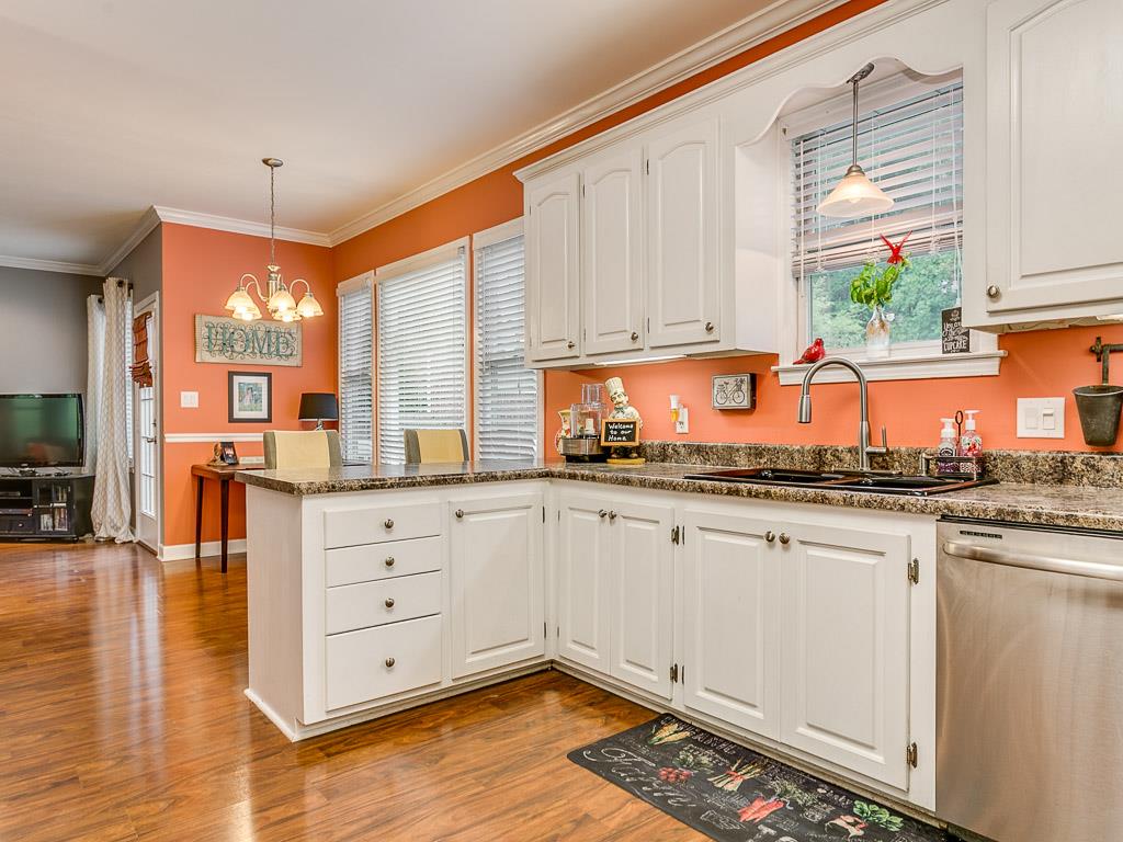 206 Old Colony Ln, Moore, SC 29369 photo 10