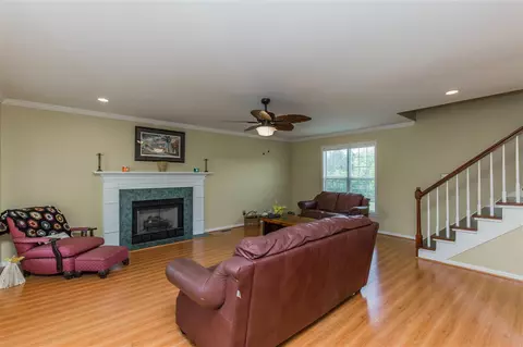 246 E Autumn Ridge Rd, Moore, SC 29369 photo 4
