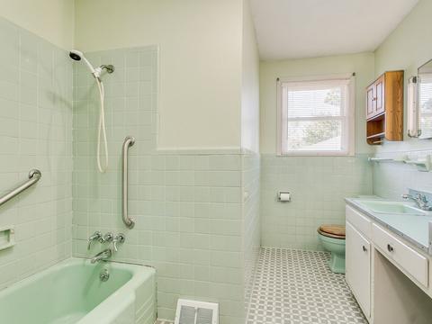 806 E Main St, Duncan, SC 29334 photo 13
