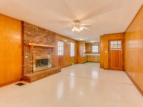 806 E Main St, Duncan, SC 29334 photo 4
