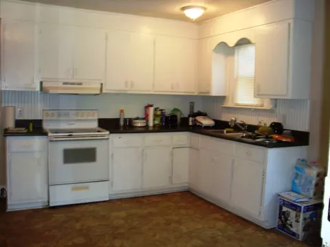 75 Lanier St, Tryon, NC 28782 photo 2