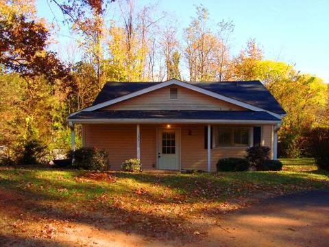135 Mcdonald St, Tryon, NC 28782 photo 1