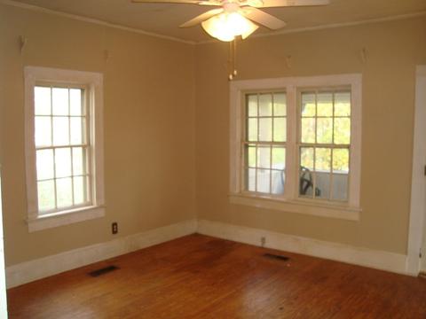 135 Mcdonald St, Tryon, NC 28782 photo 8