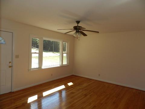 601 Anthony St, Gaffney, SC 29340 photo 3