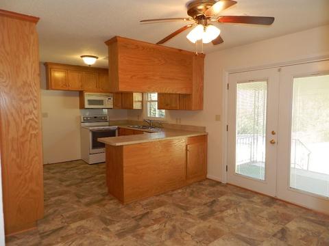 601 Anthony St, Gaffney, SC 29340 photo 4