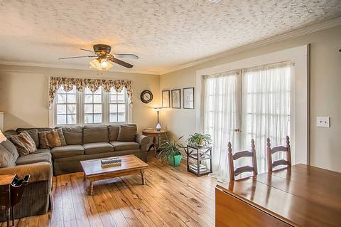 225 Celestial Dr, Greer, SC 29651 photo 3