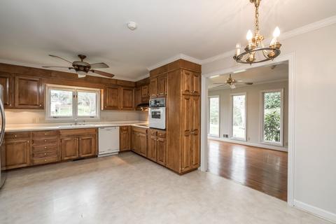 214 Preston Dr, Moore, SC 29369 photo 11