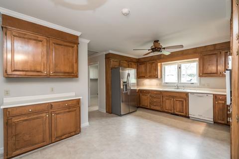 214 Preston Dr, Moore, SC 29369 photo 4