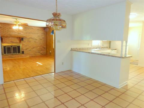 102 Walnut Dr, Lyman, SC 29365 photo 4