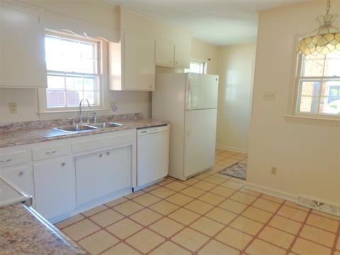 102 Walnut Dr, Lyman, SC 29365 photo 5