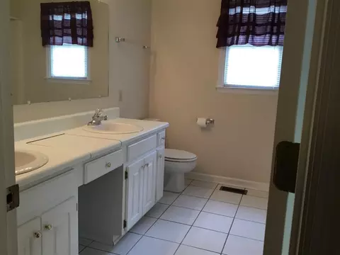 110 Saint Charles Ct, Moore, SC 29369 photo 11