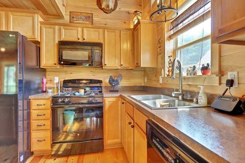 875 Christopher Rd, Campobello, SC 29322 photo 6