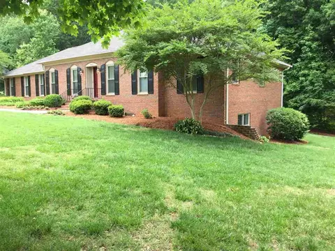 103 S Pointe Ct, Moore, SC 29369 photo 2