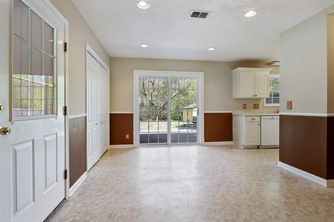 79 E Main St, Inman, SC 29349 photo 4