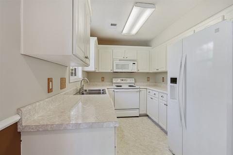 79 E Main St, Inman, SC 29349 photo 3