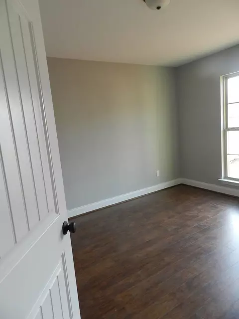 122 E Phillips Ave, Gaffney, SC 29341 photo 9