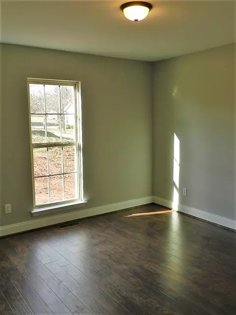 122 E Phillips Ave, Gaffney, SC 29341 photo 13