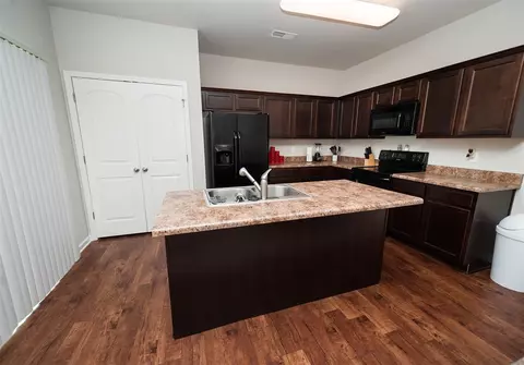 207 Crescent Cir, Duncan, SC 29334 photo 6