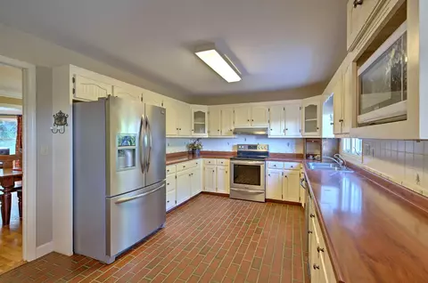 730 E Suber Rd, Greer, SC 29650 photo 6