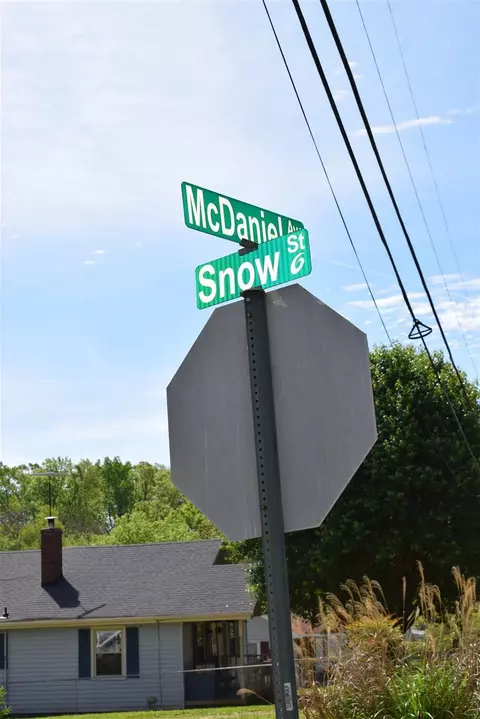 102 Mcdaniel Ave, Greer, SC 29651 photo 2