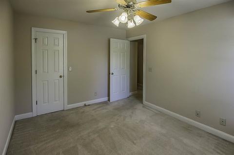 109 Saint Charles Ct, Moore, SC 29369 photo 14