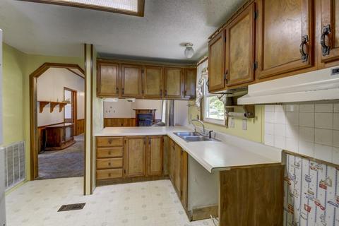 1375 Christopher Rd, Campobello, SC 29322 photo 9