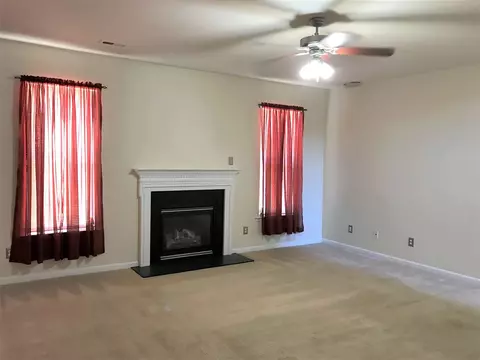 631 Markham Cir, Moore, SC 29369 photo 2