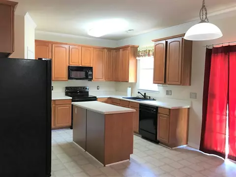 631 Markham Cir, Moore, SC 29369 photo 3