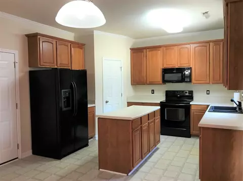 631 Markham Cir, Moore, SC 29369 photo 4