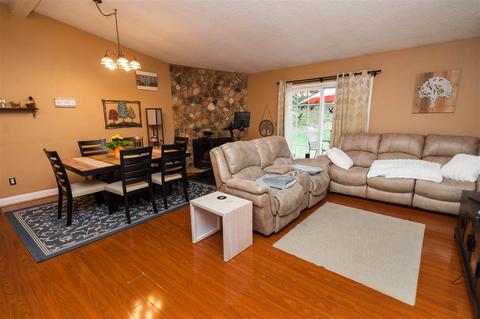 325 E Celestial Dr, Greer, SC 29651 photo 3