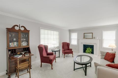 18 Rollingreen Rd, Greer, SC 29651 photo 4