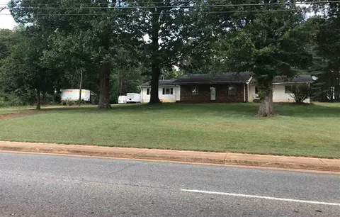 907 E 909 E Main St, Duncan, SC 29334 photo 1