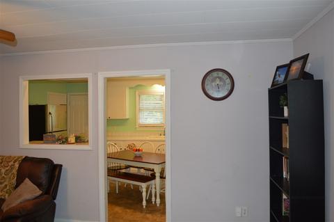 129 Anthony St, Gaffney, SC 29340 photo 3