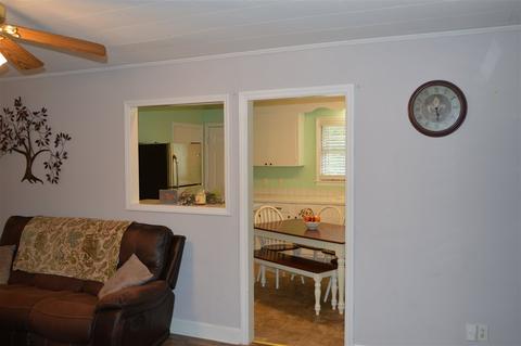 129 Anthony St, Gaffney, SC 29340 photo 4