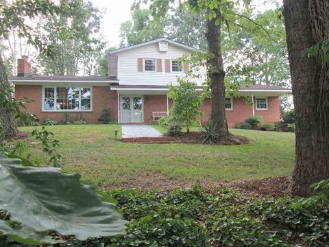 1402 E Frederick St, Gaffney, SC 29340 photo 1