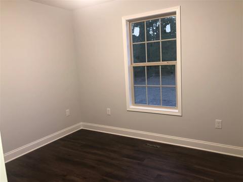 207 Red Hawk Dr, Campobello, SC 29322 photo 11
