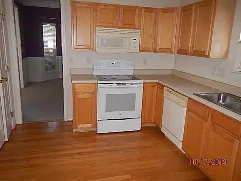 205 Highgate Cir, Greer, SC 29650 photo 2