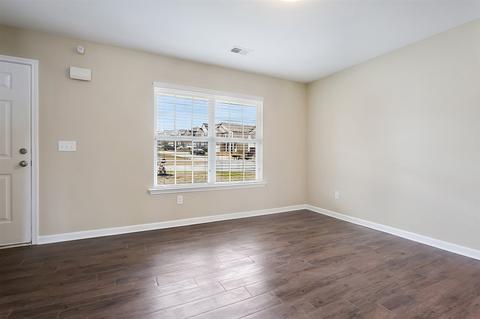 303 Brandon Oaks Dr, Moore, SC 29369 photo 2