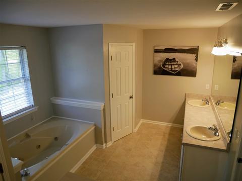 137 Hampton Dr, Gaffney, SC 29341 photo 11