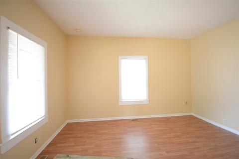 10 19th St, Greer, SC 29651 photo 4