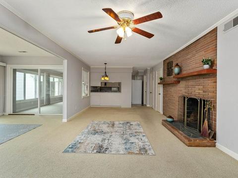 126 Commodore Dr, Duncan, SC 29334 photo 2