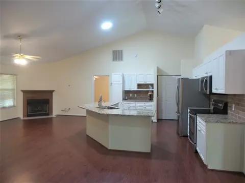 223 Cornelson Dr, Greer, SC 29651 photo 3